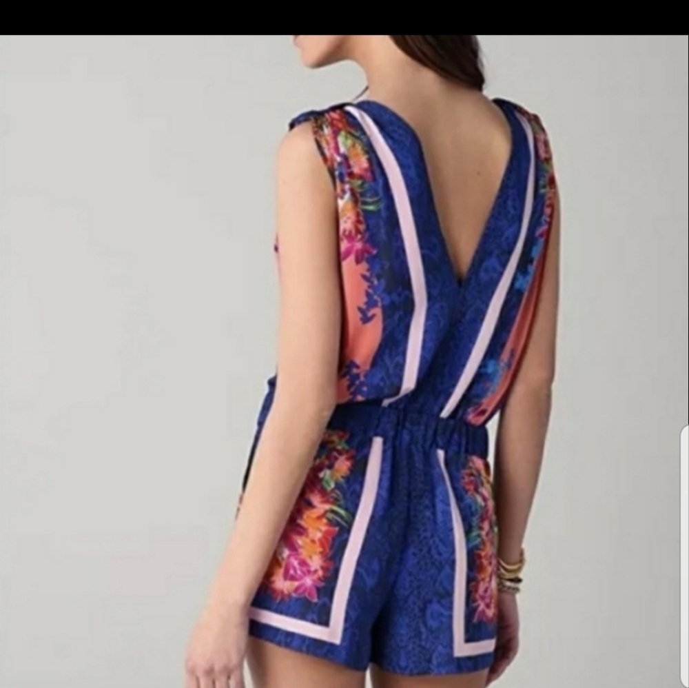 BCBGMAXAZRIA Vance V-Neck Blue Floral Romper - Picture 2 of 8